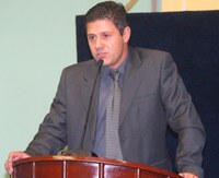 Dr. Márcio cobra explicações de Secretária de Saúde